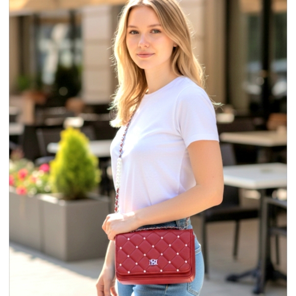 NWT Badgley Mischka Red Quilted Crossbody Bag with Pearl Accents - Picture 3 of 12